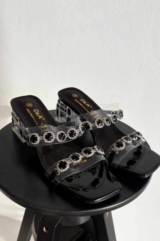 Moteriškos šlepetės su spindinčiomis akutėmis D&A MR1037-02 juodos spalvos