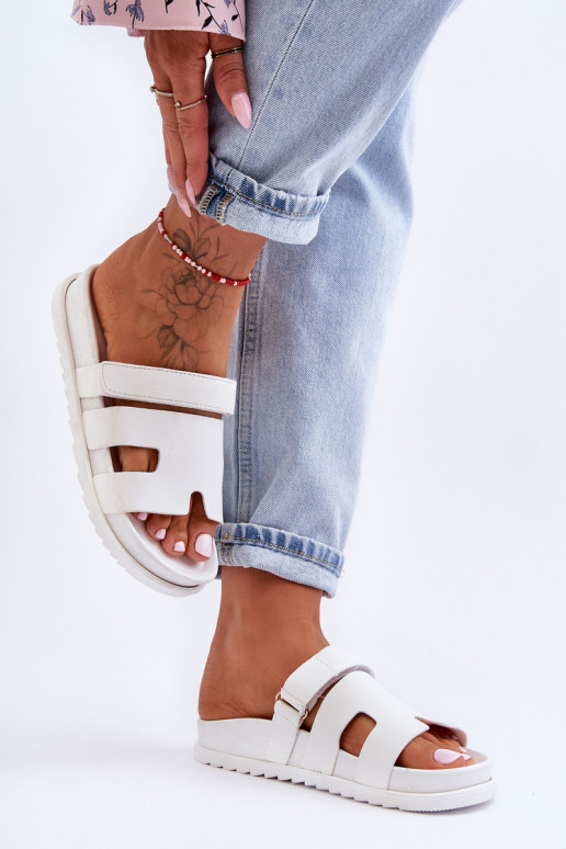 Klasikinio modelio Moteriškos šlepetės baltos spalvos Molie