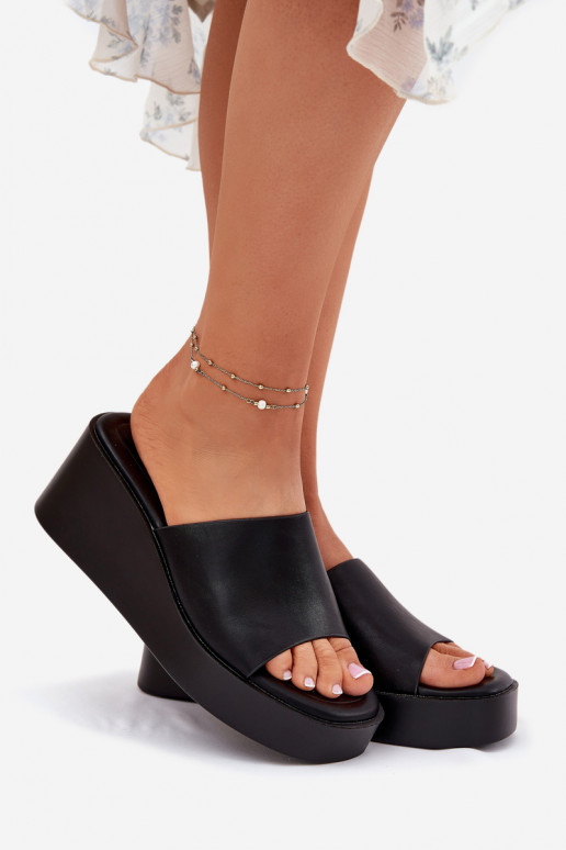 Moteriškos šlepetės Ant platformos Eko Oda juodos spalvos Obenae