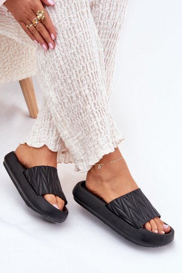 Moteriškos šlepetės Lengvos šlepetės su platforma juodos spalvos Vanesha