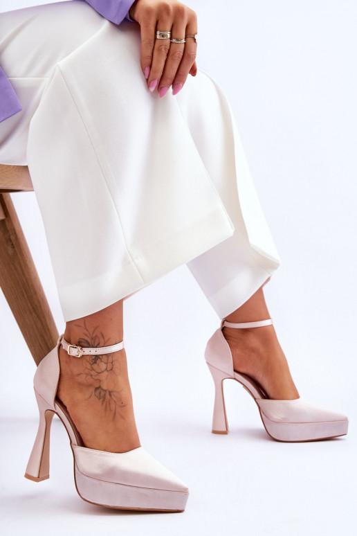 Tai turidingi Bateliai Ant platesnio kaiščio Šviesaus rausvo atspalvio Tai turidness