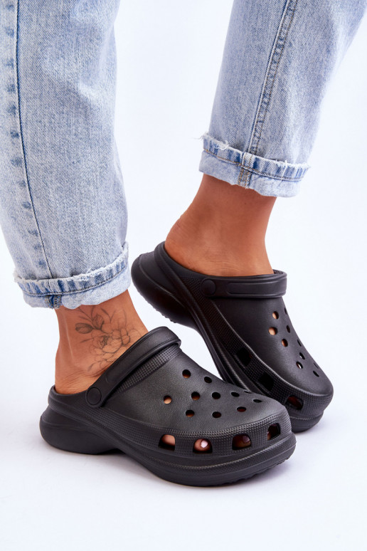 Crocs putplasčio šlepetės su madingais masyviais padais juodos spalvos Katniss