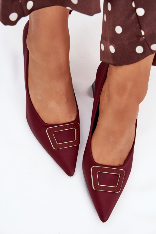 Bateliai su kulniukais dekoruoti su sagtimis bordo spalvos Seriva