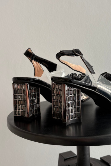 basutės su kulniukais su ornamentais D&A MR52-238 juodos spalvos 2