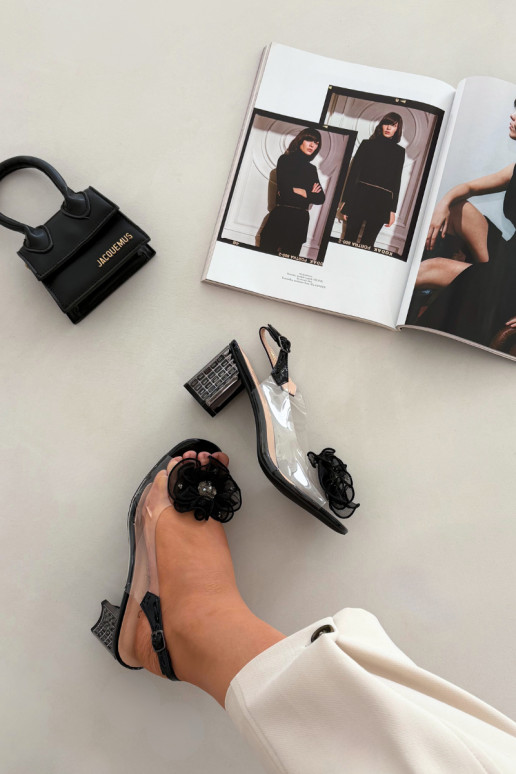 basutės su kulniukais su ornamentais D&A MR52-238 juodos spalvos