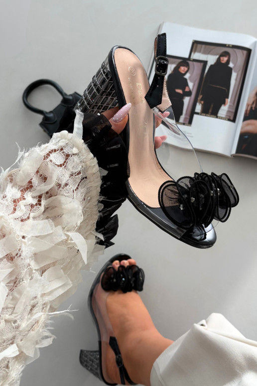 basutės su kulniukais su spindinčiomis akutėmis D&A MR52-237 juodos spalvos