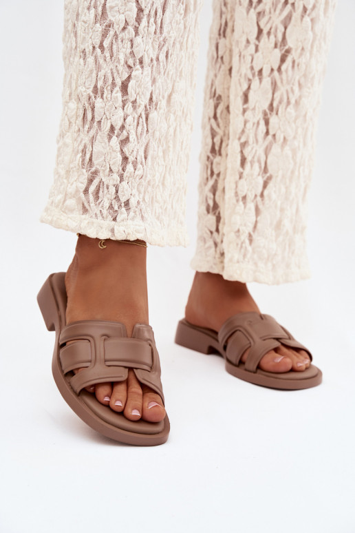 Moteriškos šlepetės su plačiais kulniukais smėlio spalvos Lorania