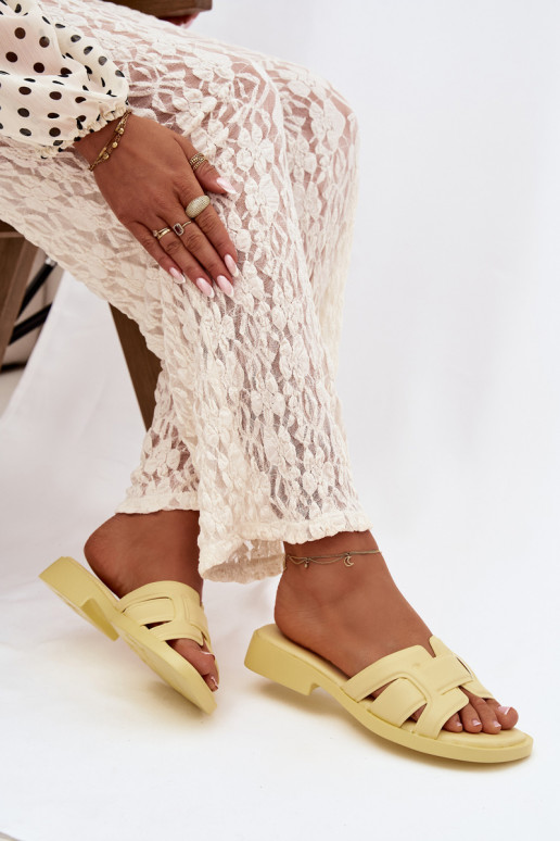 Moteriškos šlepetės su plačiais kulniukais geltonos spalvos Lorania