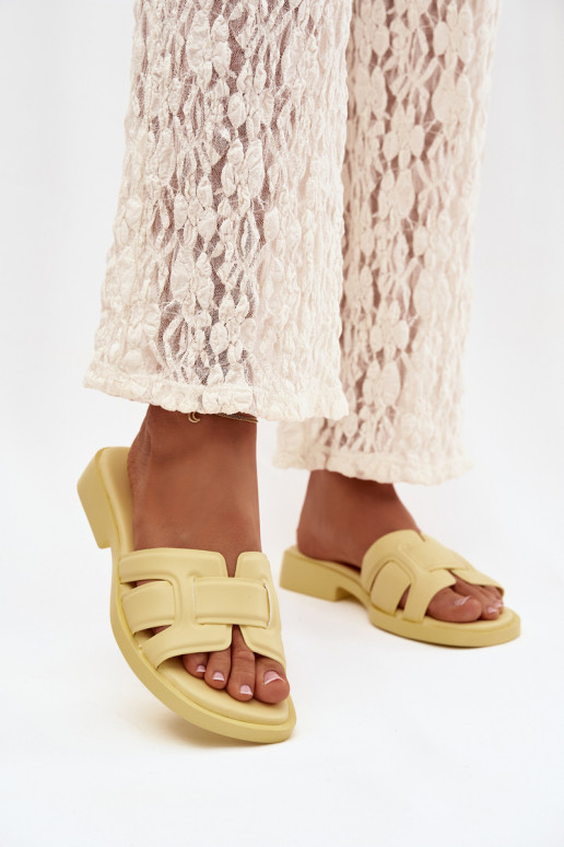 Moteriškos šlepetės su plačiais kulniukais geltonos spalvos Lorania