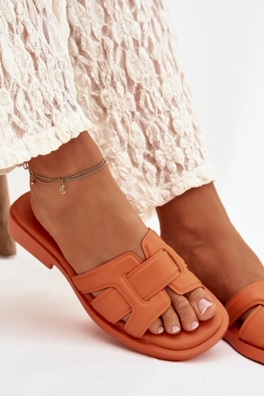 Moteriškos šlepetės su plačiais kulniukais oranžinės spalvos Lorania