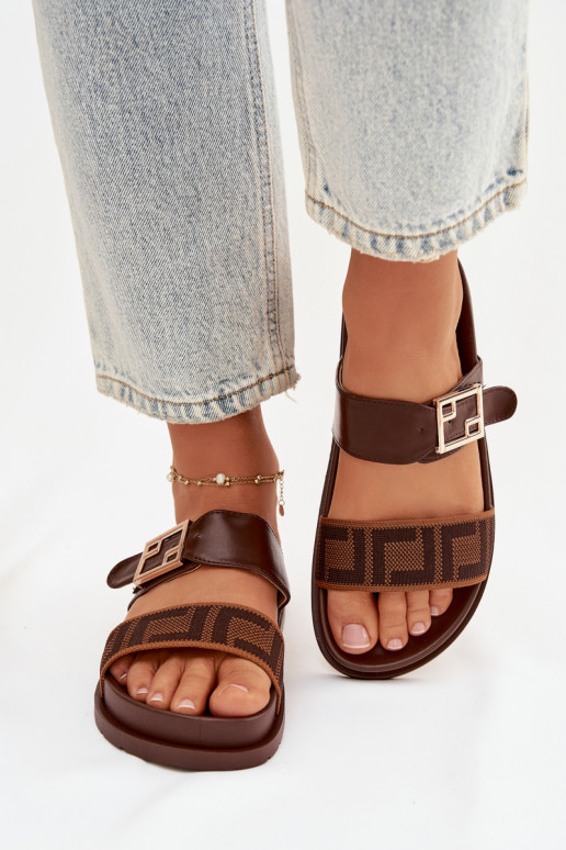 Moteriškos šlepetės su auksinėmis sagtimis, rudos spalvos