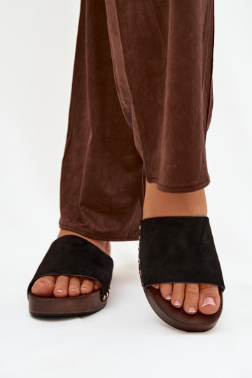 Moteriškos šlepetės Ze aukso spalvosmi Smeigės juodos spalvos Ferinna