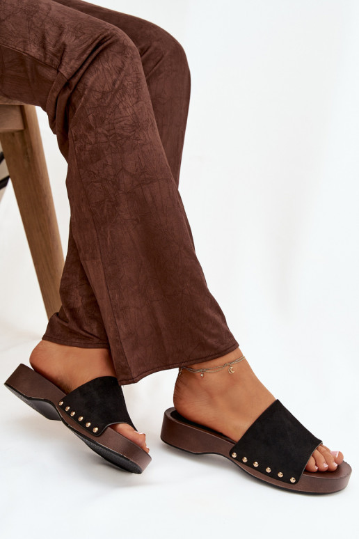 Moteriškos šlepetės Ze aukso spalvosmi Smeigės juodos spalvos Ferinna