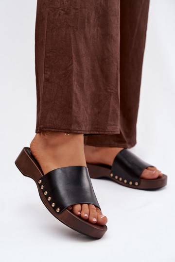 Moteriškos šlepetės Ze aukso spalvosmi Smeigės juodos spalvos Terissa