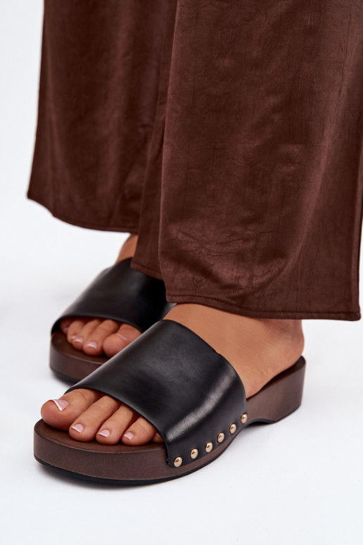 Moteriškos šlepetės Ze aukso spalvosmi Smeigės juodos spalvos Terissa