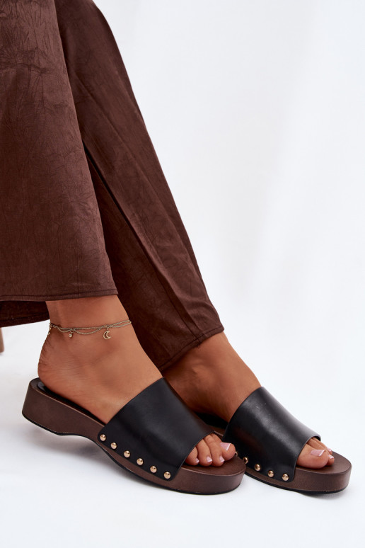 Moteriškos šlepetės Ze aukso spalvosmi Smeigės juodos spalvos Terissa