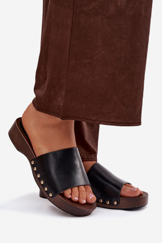 Moteriškos šlepetės Ze aukso spalvosmi Smeigės juodos spalvos Terissa