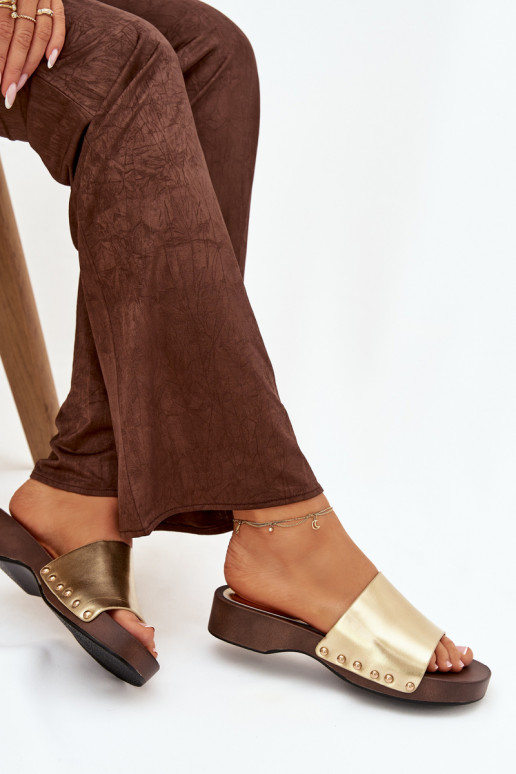 Moteriškos šlepetės su kniedėmis aukso spalvos Terissa