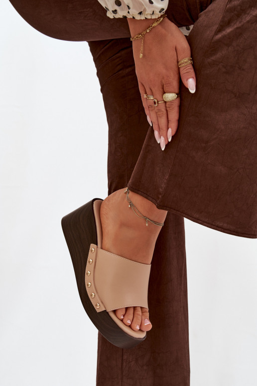 Moteriškos šlepetės Ant platformos Ze aukso spalvosmi Smeigės smėlio spalvos Arionne