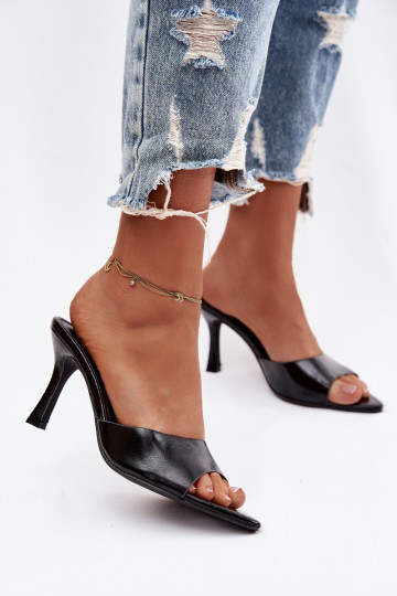 su lako efektu Moteriškos šlepetės su kulniukais juodos spalvos Lirissa 2