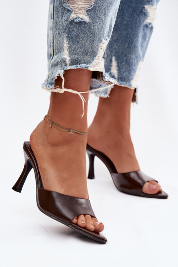 su lako efektu Moteriškos šlepetės su kulniukais CzekoladoĮe Lirissa