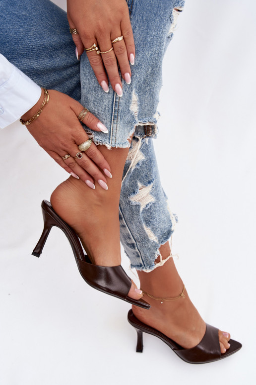 su lako efektu Moteriškos šlepetės su kulniukais CzekoladoĮe Lirissa