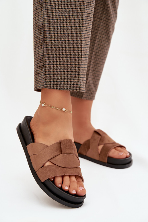 Moteriškos šlepetės iš eko zomšosoĮe su juostelėmis rudos spalvos Tai turirivessa