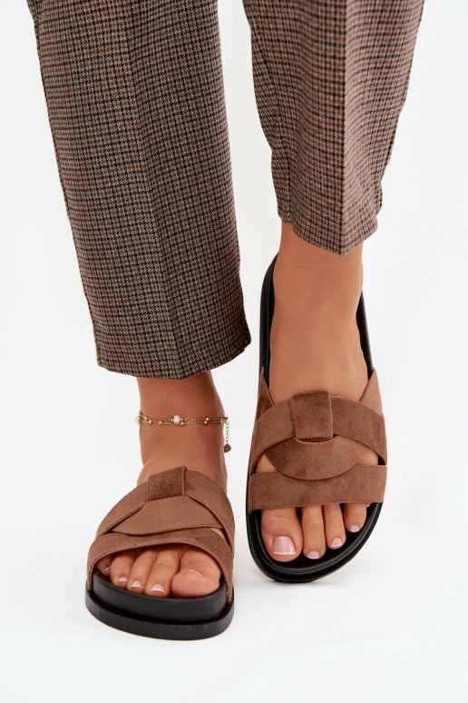 Moteriškos šlepetės iš eko zomšosoĮe su juostelėmis rudos spalvos Tai turirivessa