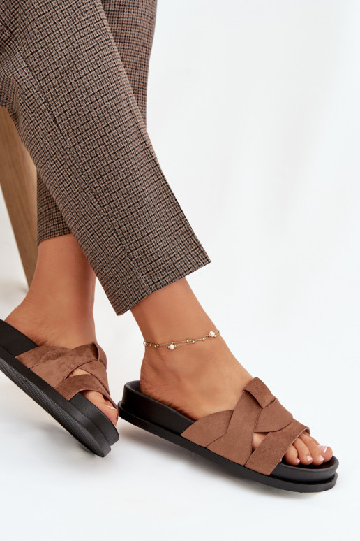 Moteriškos šlepetės iš eko zomšosoĮe su juostelėmis rudos spalvos Tai turirivessa