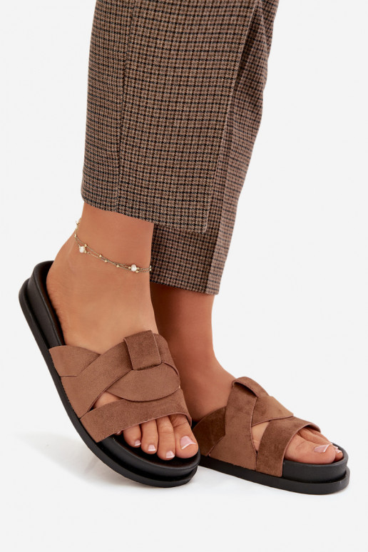 Moteriškos šlepetės iš eko zomšosoĮe su juostelėmis rudos spalvos Tai turirivessa