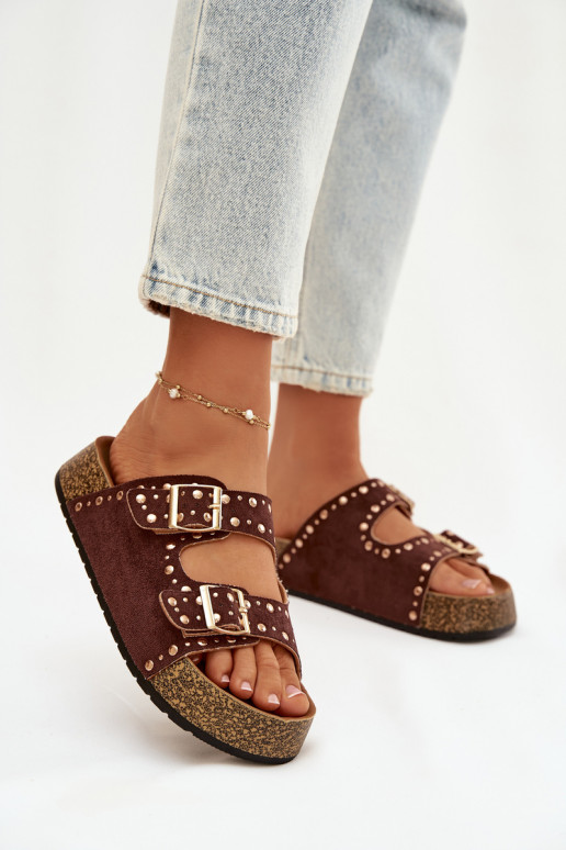 Moteriškos šlepetės Ze aukso spalvosmi su sagtimismi Ir smeigės rudos spalvos Tervina