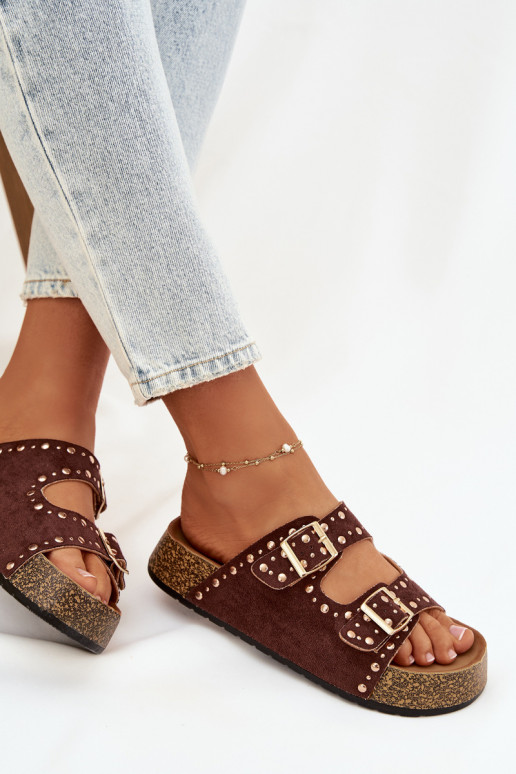 Moteriškos šlepetės Ze aukso spalvosmi su sagtimismi Ir smeigės rudos spalvos Tervina