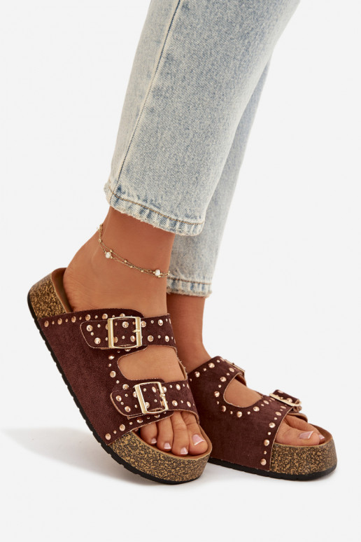 Moteriškos šlepetės Ze aukso spalvosmi su sagtimismi Ir smeigės rudos spalvos Tervina