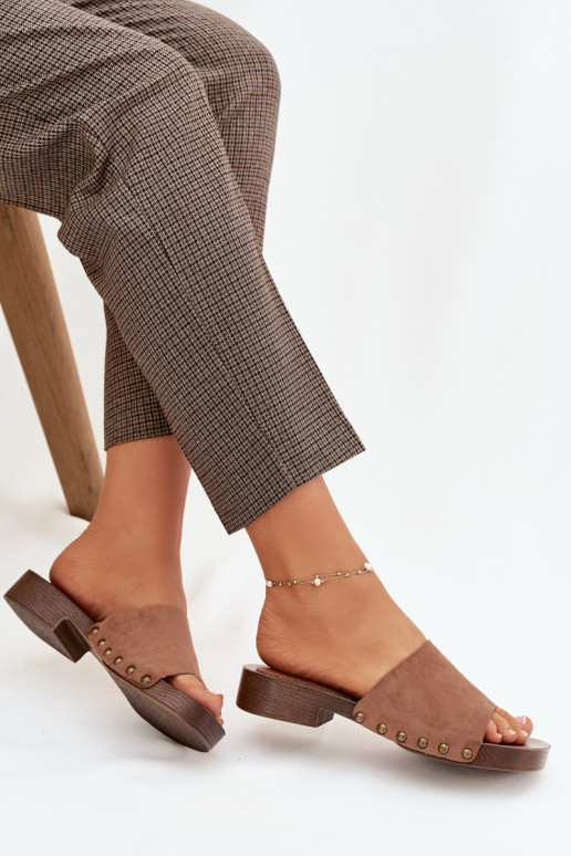 Moteriškos šlepetės su plačiais kulniukais Ze aukso spalvosmi Smeigės rudos spalvos Girella