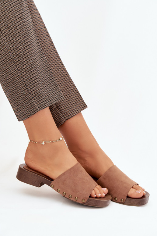 Moteriškos šlepetės su plačiais kulniukais Ze aukso spalvosmi Smeigės rudos spalvos Girella