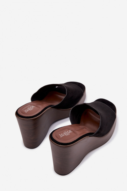 Moteriškos šlepetės Ant platformos juodos spalvos Ravelia