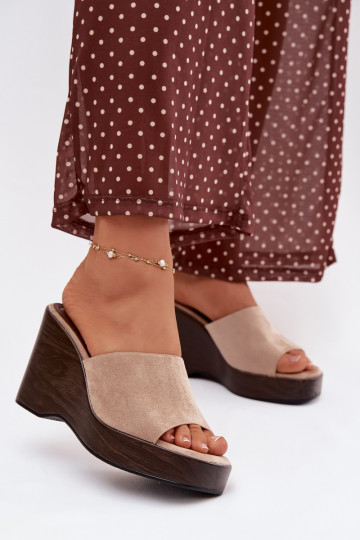 Moteriškos šlepetės Ant platformos smėlio spalvos Ravelia