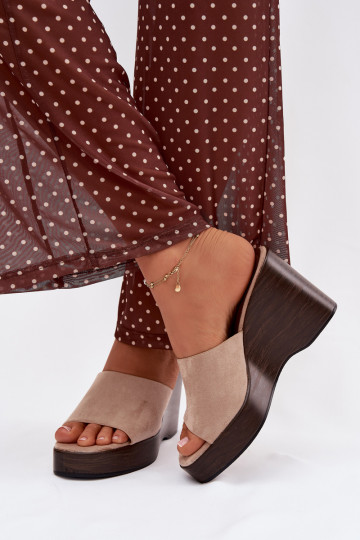 Moteriškos šlepetės Ant platformos smėlio spalvos Ravelia 2