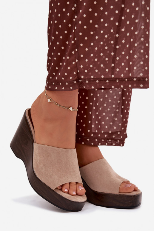 Moteriškos šlepetės Ant platformos smėlio spalvos Ravelia