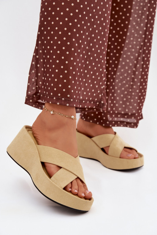 Moteriškos šlepetės Ant platformossuiš eko zomšosu geltonos spalvos Calorine