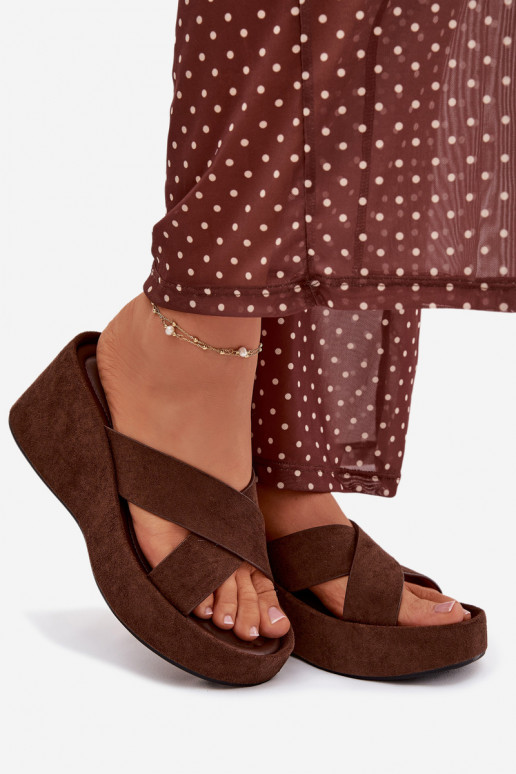 Moteriškos šlepetės Ant platformossuiš eko zomšosu CzekoladoĮe Calorine