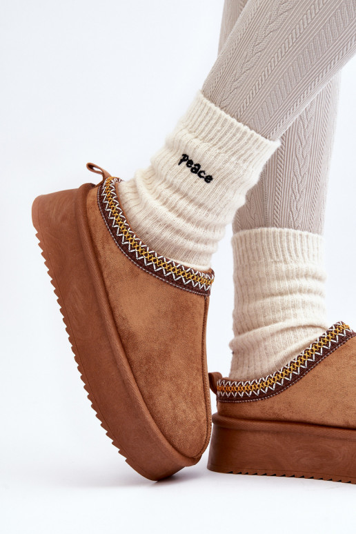 Šlepetės Ant storo padosuiš eko zomšosu rudos spalvos Sylva