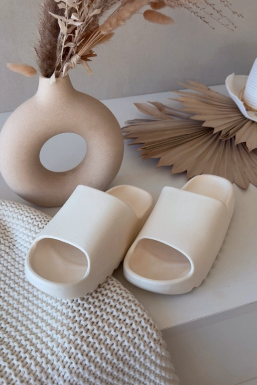 Dramblio kaulo spalvos moteriškos šlepetės Olyria su platforma