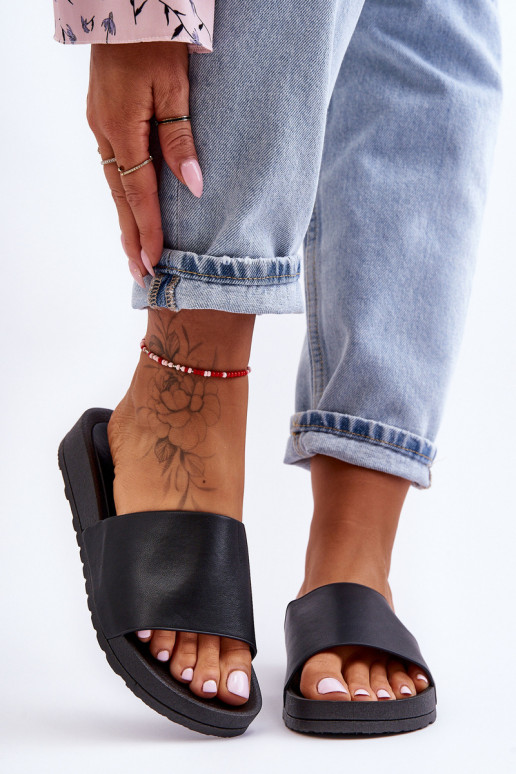 Klasikinio modelio Moteriškas Šlepetės juodos spalvos Rolien