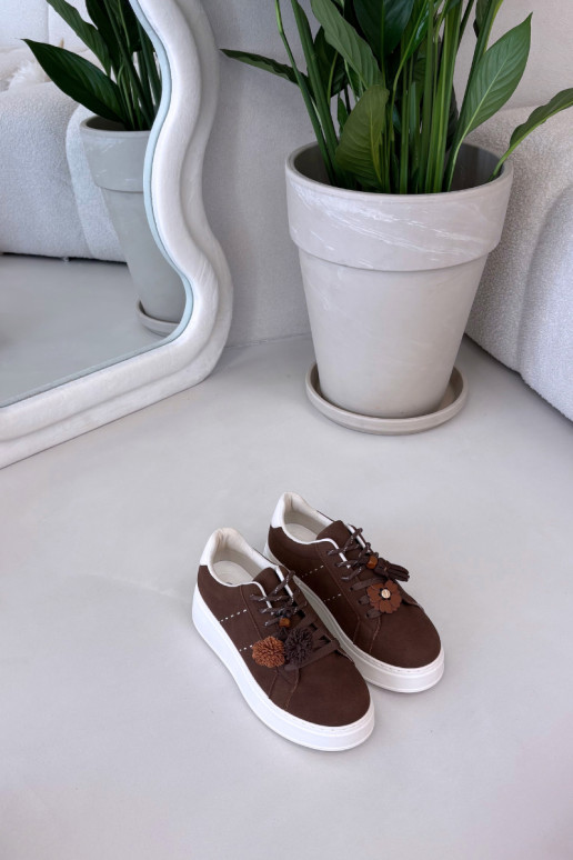 Šokoladiniai Corinna moteriški platforminiai sportiniai batai su puošniais pomponais