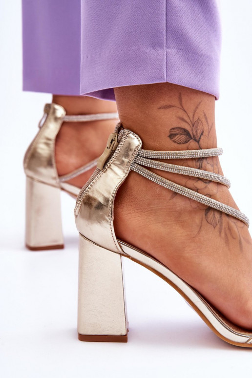 madingos basutės su tviskančiomis akutėmis aukso spalvos Carma