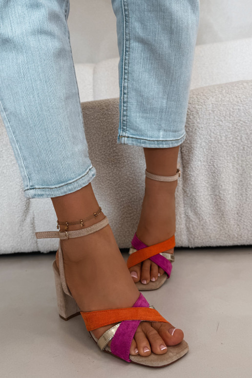 Moteriškos aukštakulnės basutės su juostelėmis iš eko zomšosoĮe smėlio spalvos Karilora