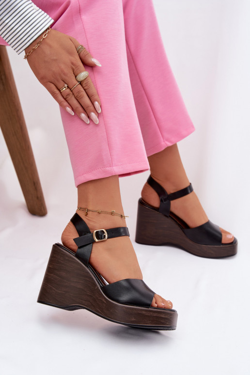 Moteriškos basutės Ant platformos Eko Oda juodos spalvos Parilisse