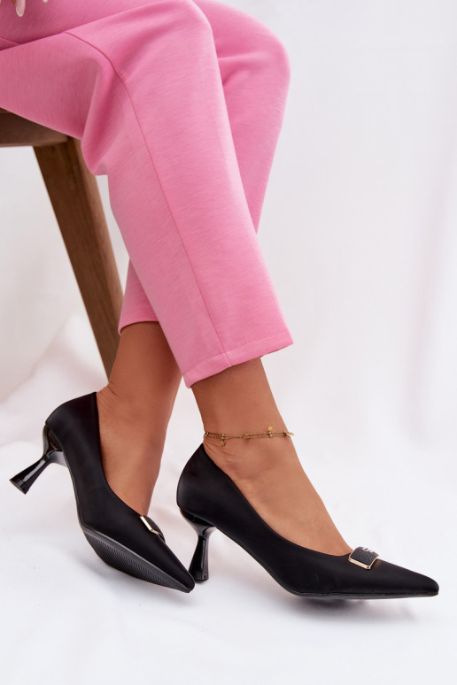 Bateliai Su puošniais Detalem juodos spalvos Fessira