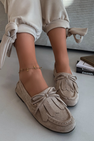 Smėlio spalvos Glorina moteriški mokasinai su stilingomis detalėmis ir kutais 2